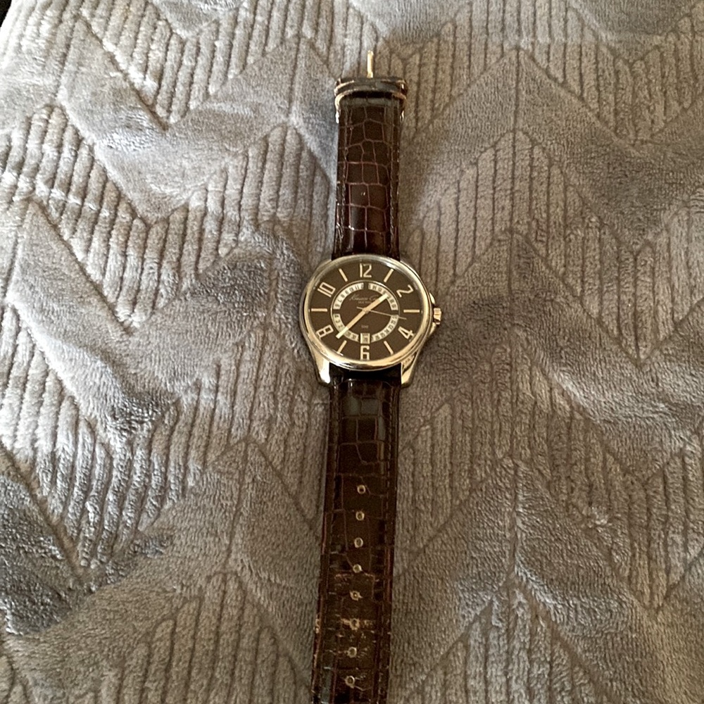 Kenneth Cole New York KC1659 men’s watch brown leather band